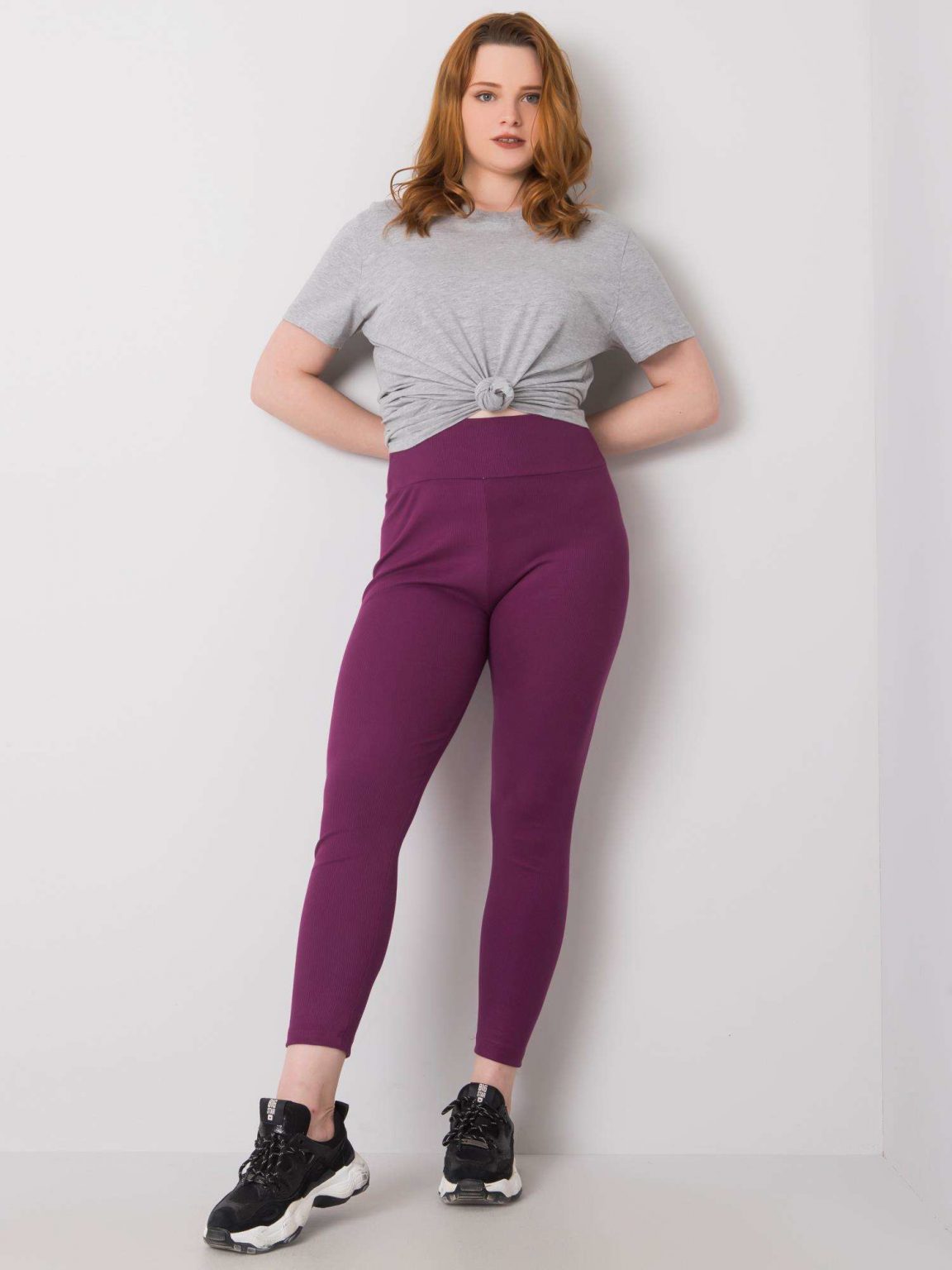 Ciemnofioletowe legginsy plus size w prążek Caitleen RUE PARIS