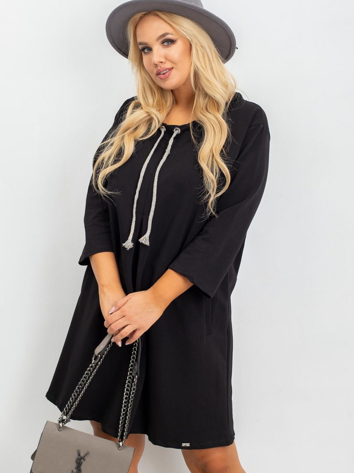 Czarna tunika plus size Alexa