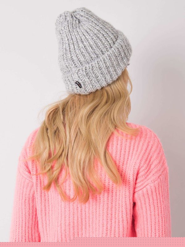 Jasnoszara czapka zimowa