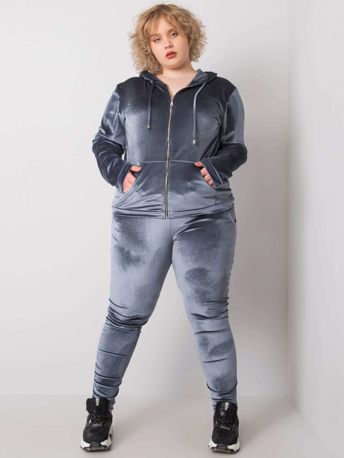 Szaro-niebieski komplet welurowy plus size Simona