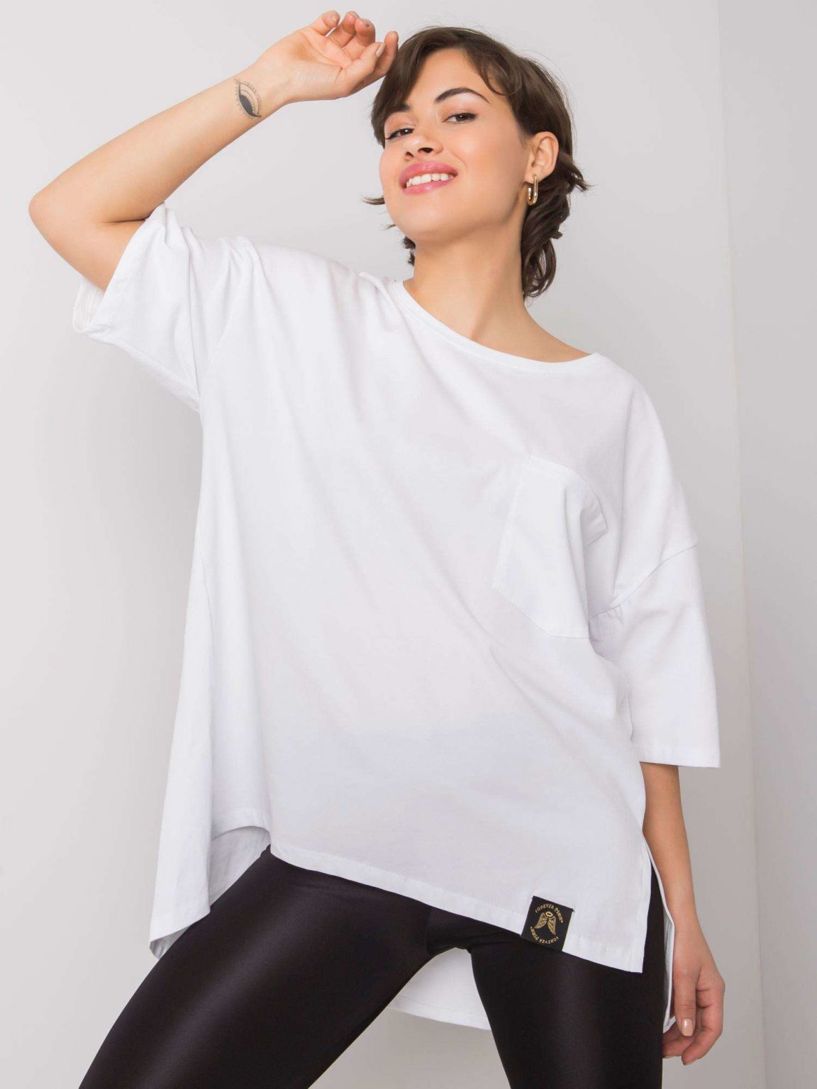 Biały t-shirt Ezlynn
