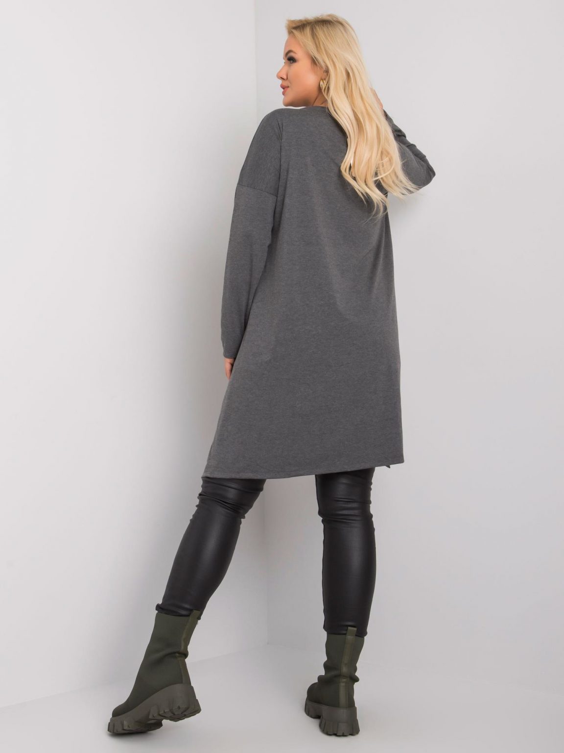Ciemnoszara tunika plus size z kieszeniami Lara