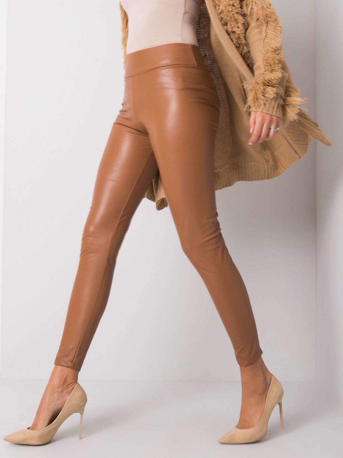 Camelowe legginsy ze skóry ekologicznej Briana RUE PARIS