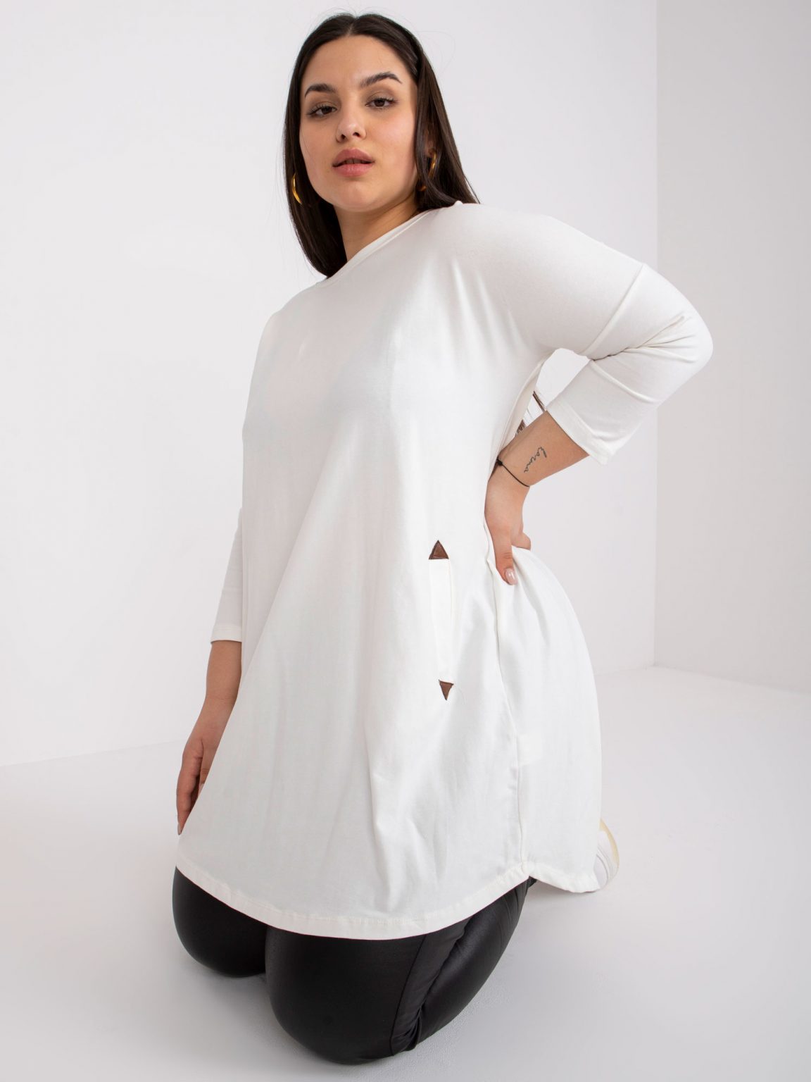 Ecru dresowa tunika plus size z kieszeniami Aline