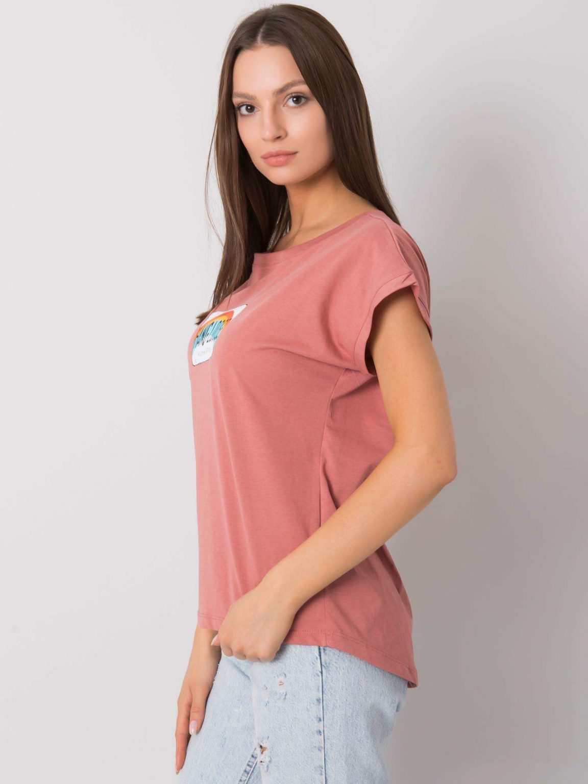 Brudnoróżowy t-shirt z nadrukiem Aloha
