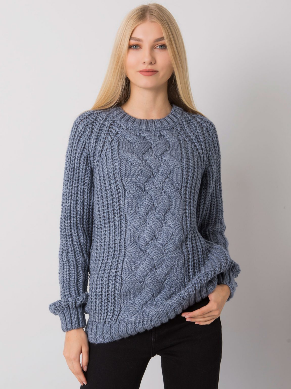 Niebieski sweter z warkoczami Belfast RUE PARIS