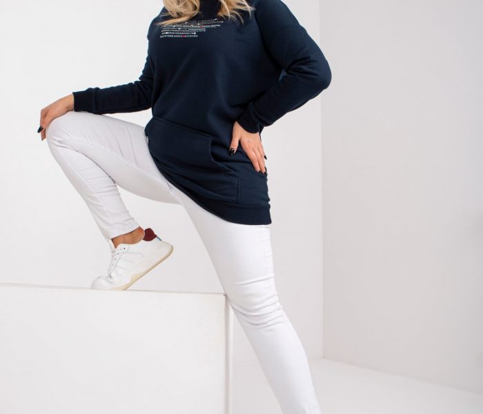 Hurtownia Granatowa dresowa bluza plus size z kieszeniami Desiree