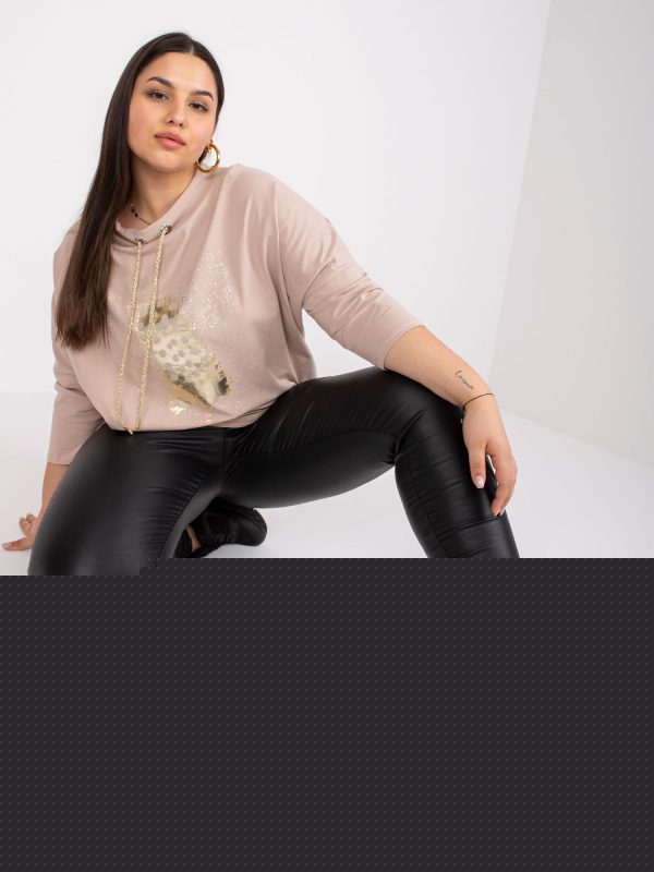 Jasnobeżowa luźna bluzka plus size Manon