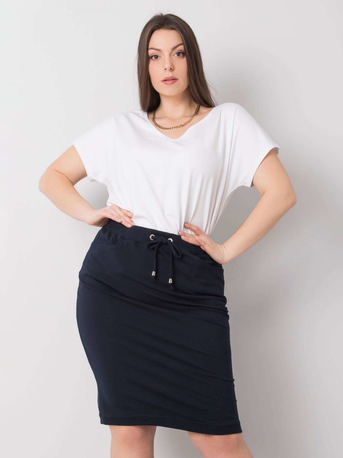 Granatowa spódnica plus size Thandie