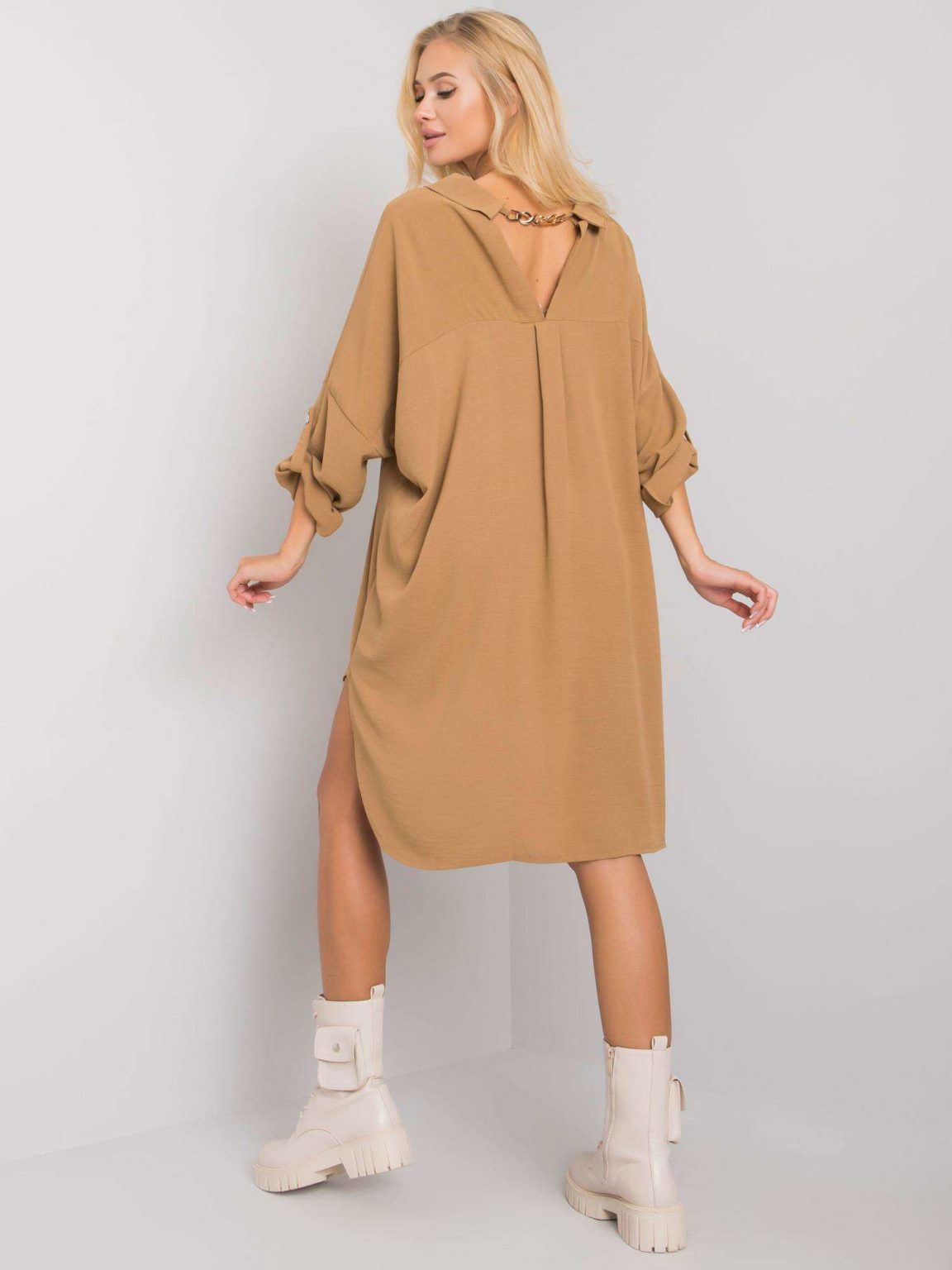 Ciemnobeżowa sukienka oversize Elaria