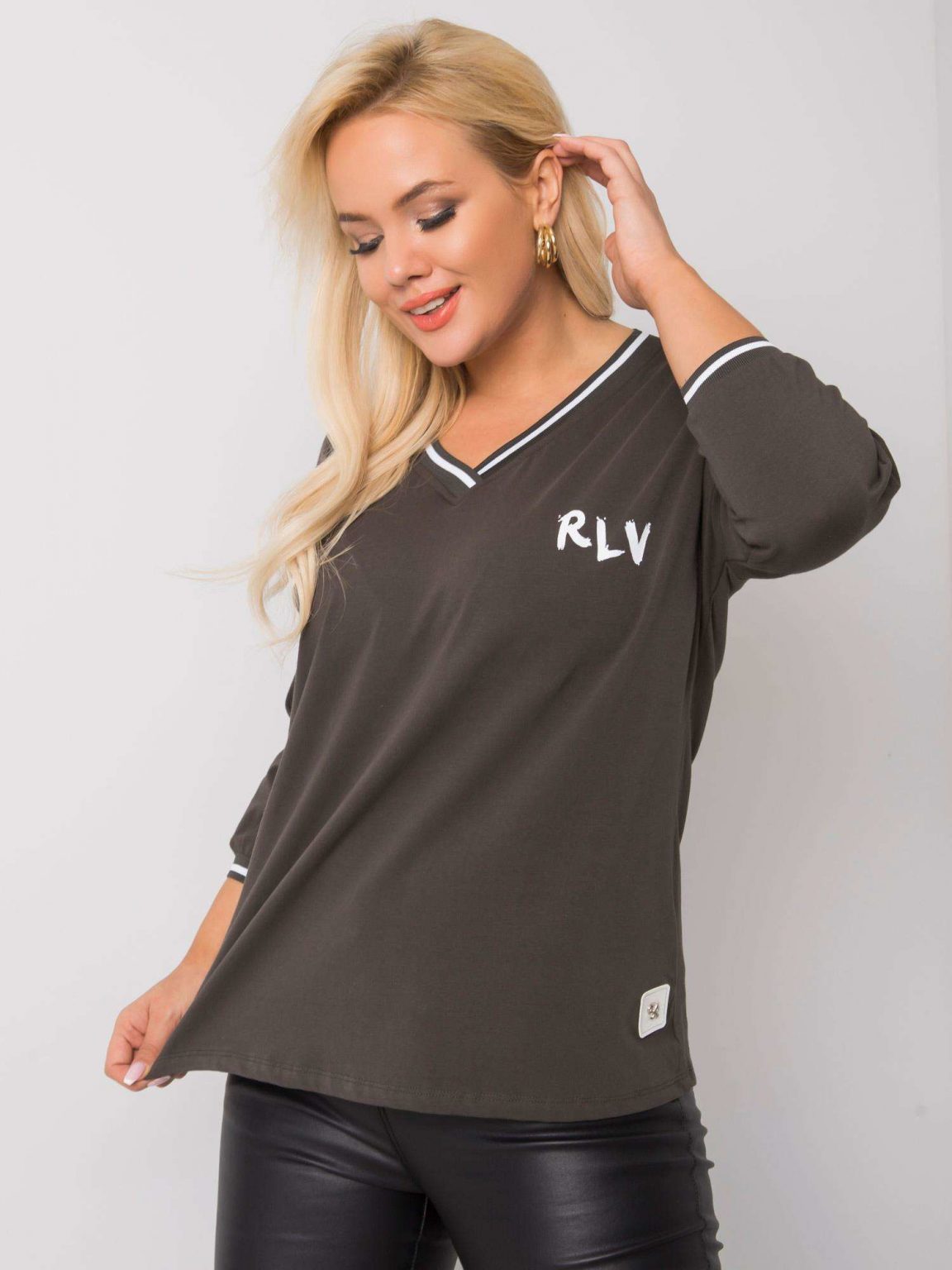 Ciemna khaki bluzka plus size z dekoltem w serek Lorette