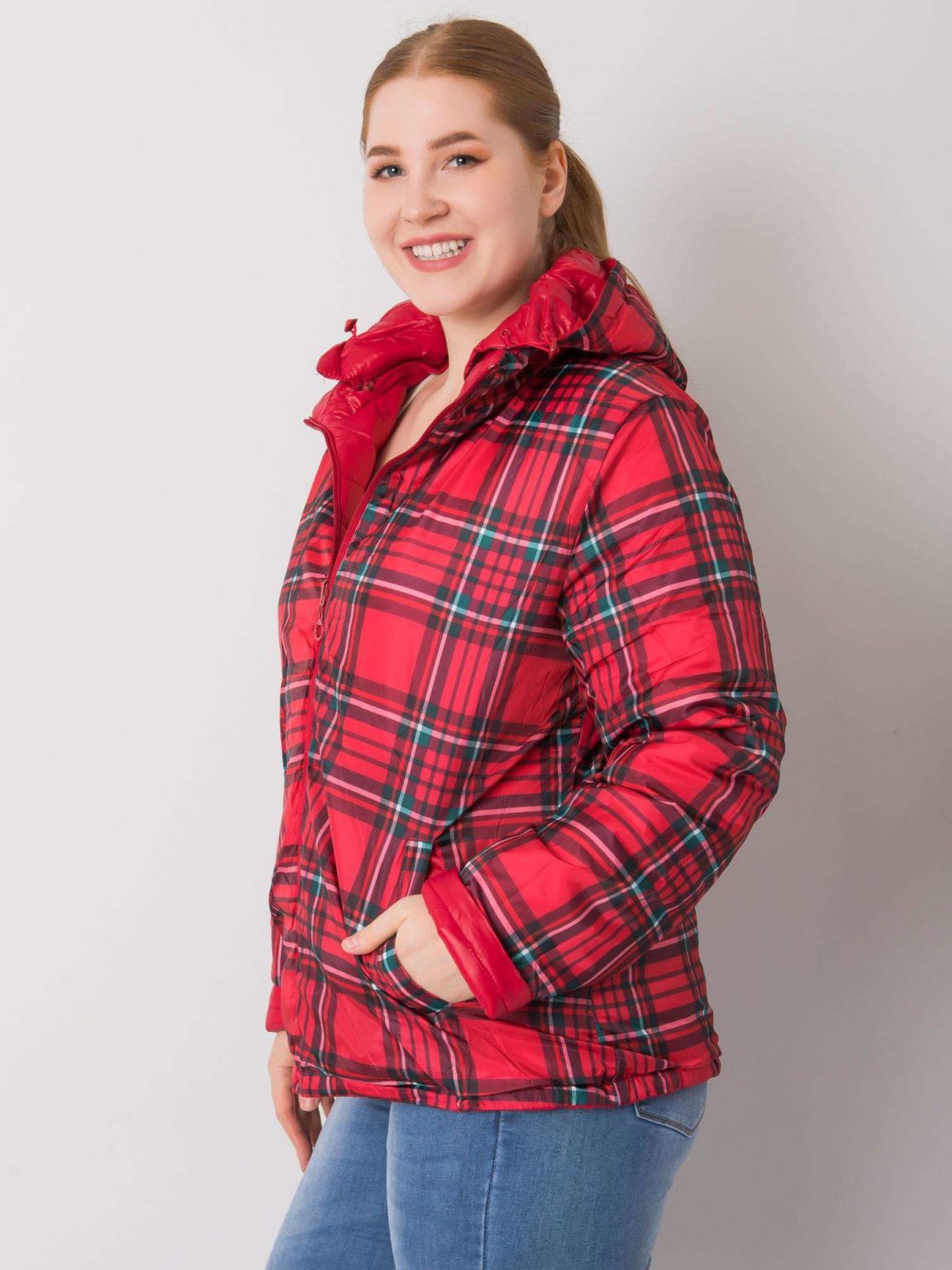 Czerwona kurtka dwustronna plus size Irfane