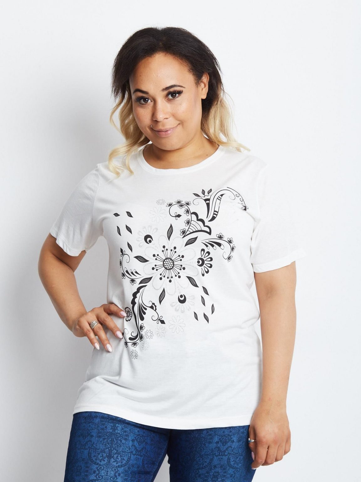 Biały t-shirt plus size Celebrity