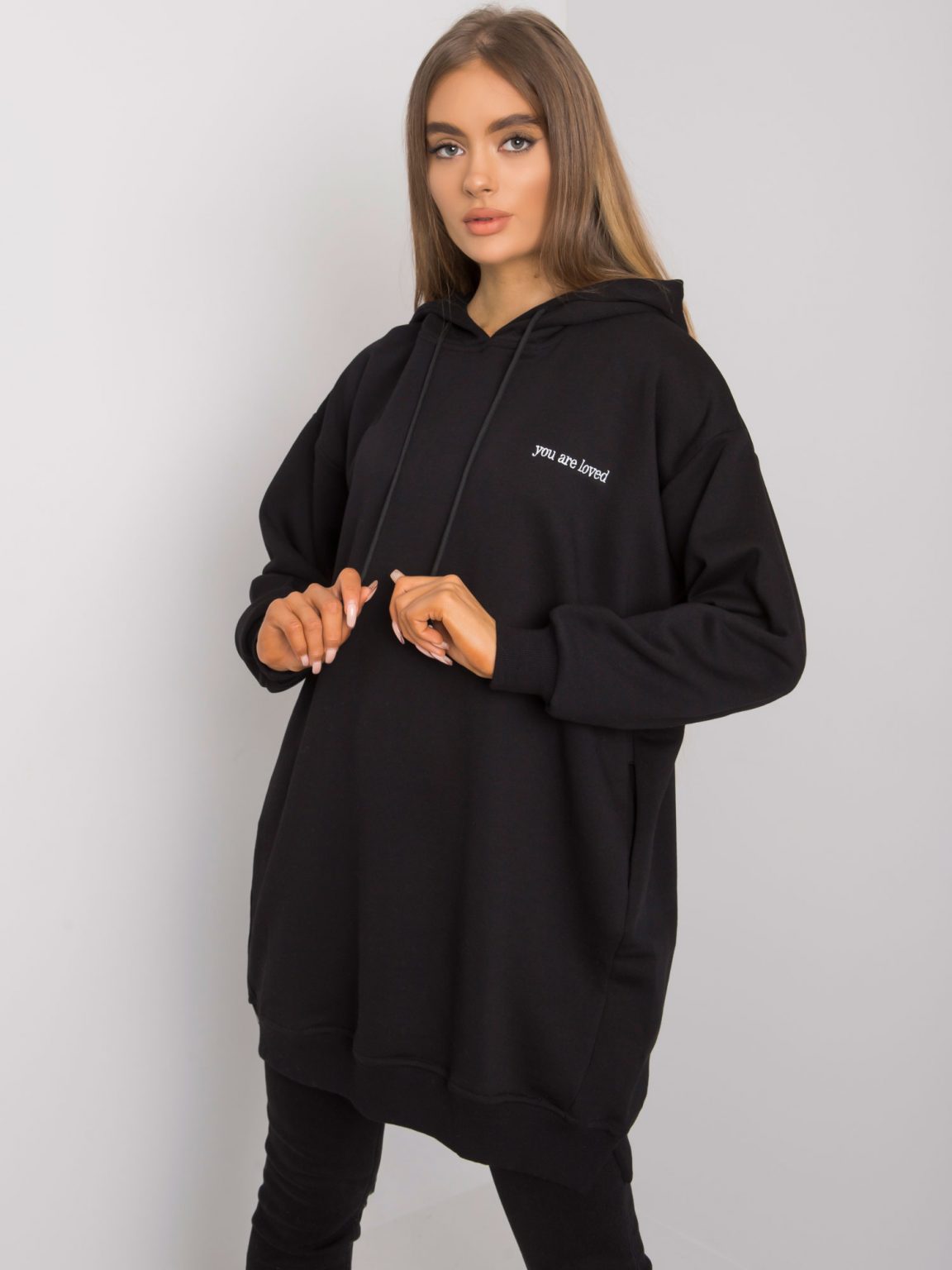Czarna bluza z kieszeniami Indira