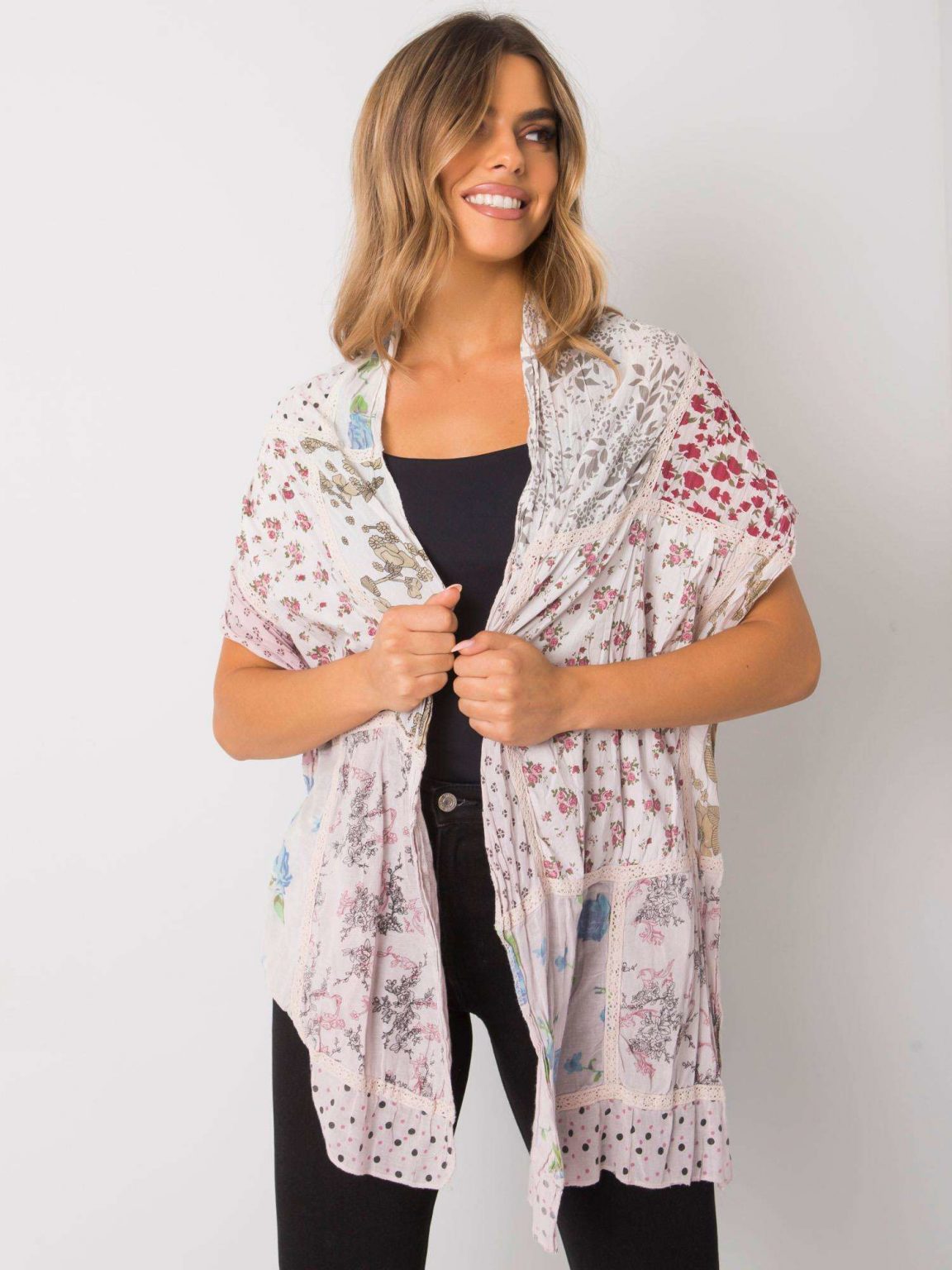 Jasnoróżowa chusta bawełniana z nadrukiem