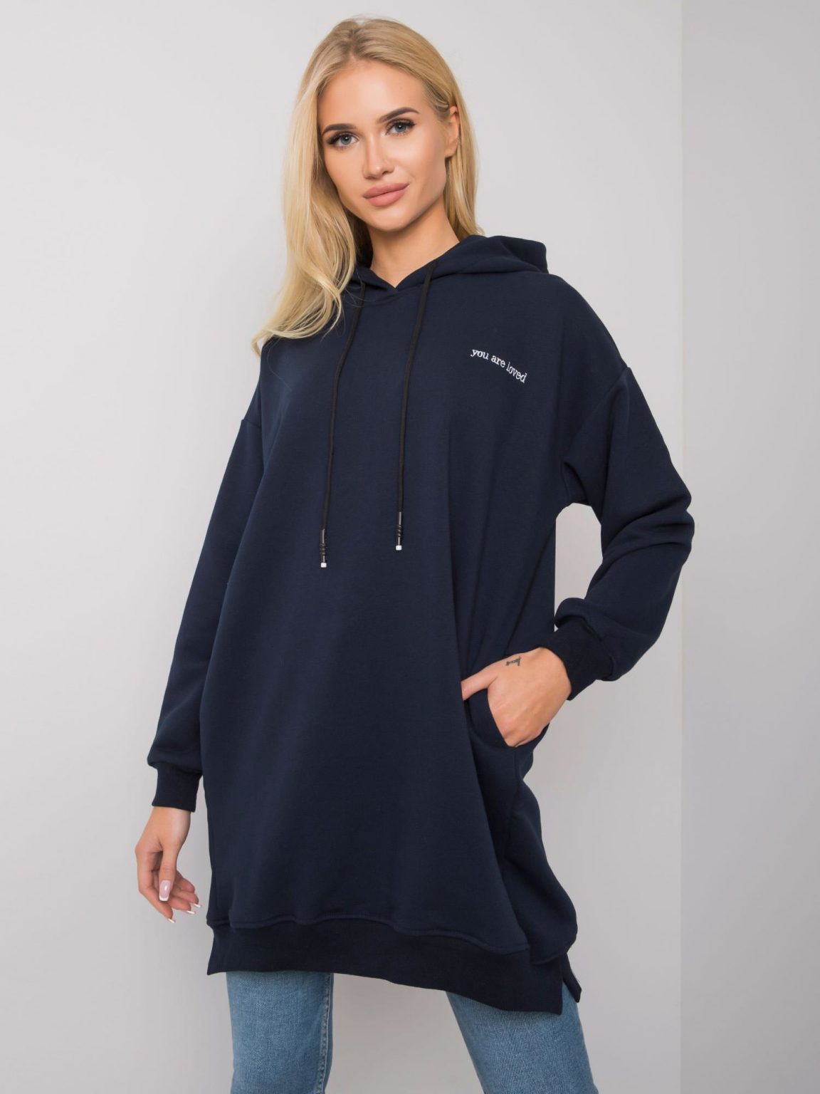 Granatowa bluza z kieszeniami Indira