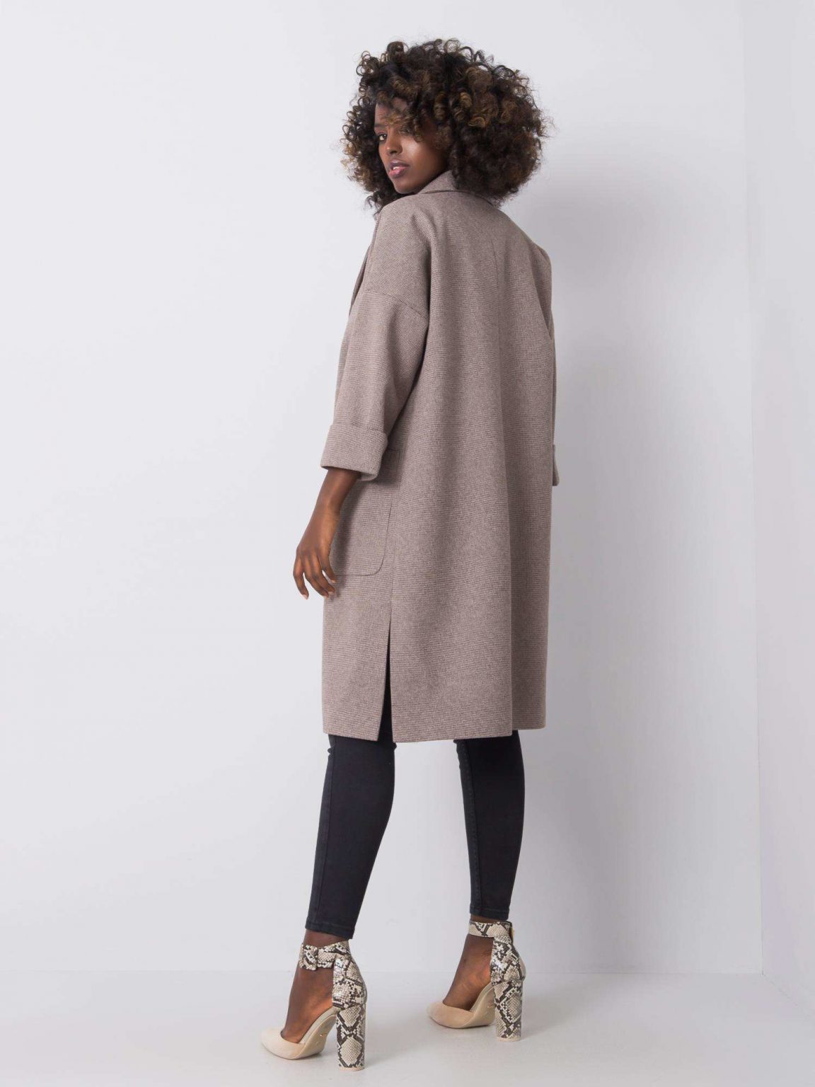 Brązowy płaszcz w kratkę Calla