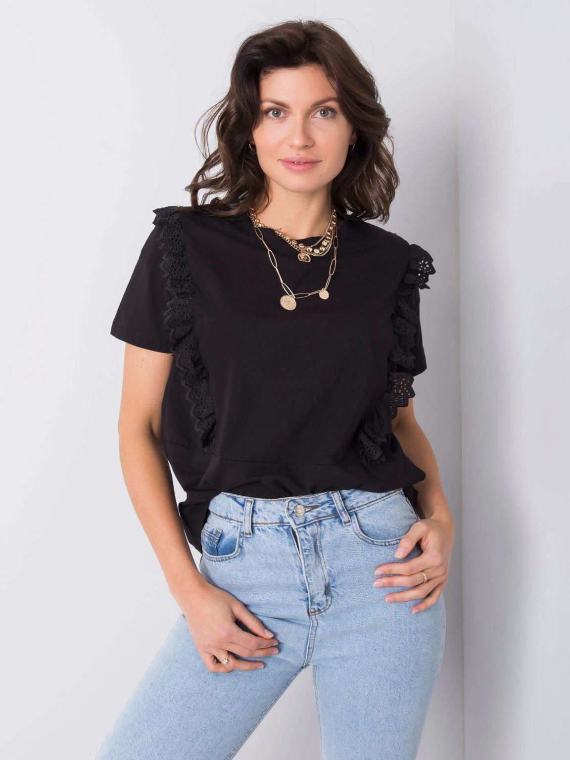 Czarny t-shirt z falbanami Mylene