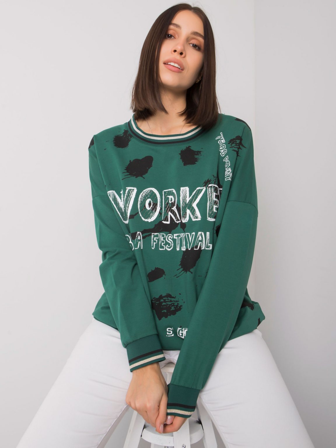 Ciemnozielona bluzka plus size z printami Nuala