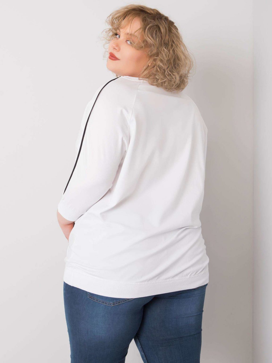 Biała bluzka plus size z kieszenią Meg