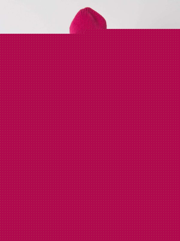 Fuksjowa czapka zimowa z naszywką