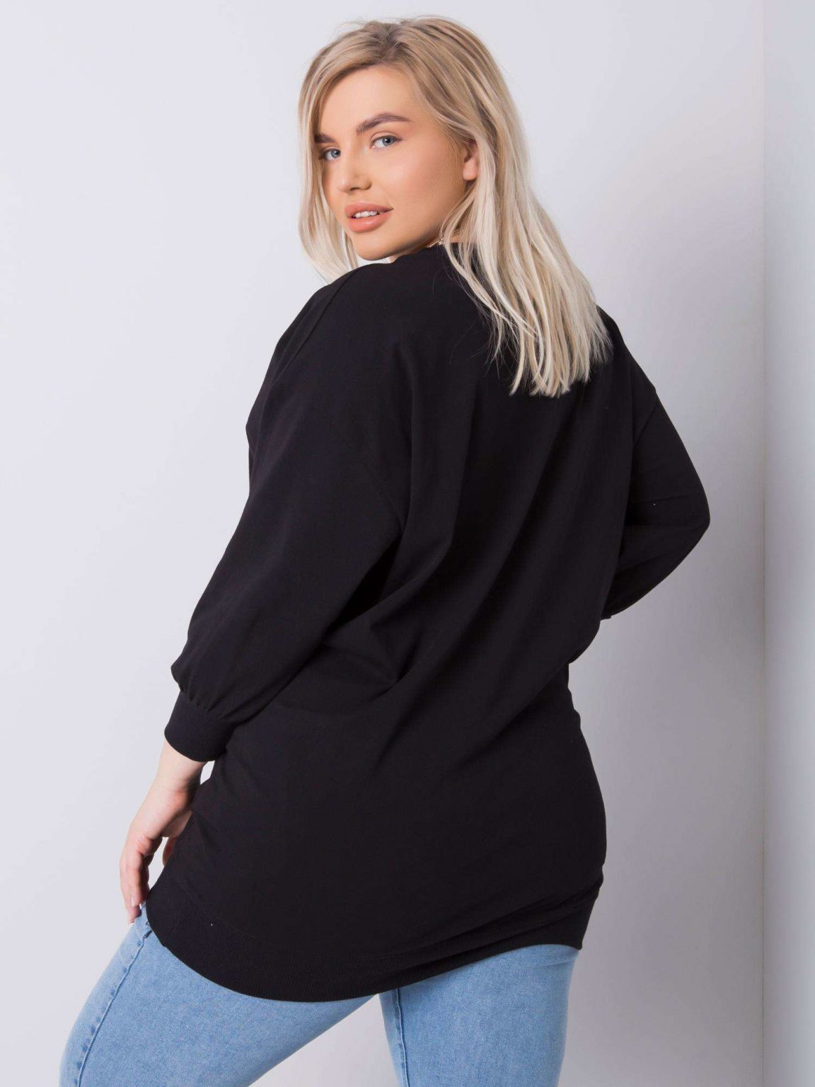 Czarna bluzka plus size z aplikacją Messina