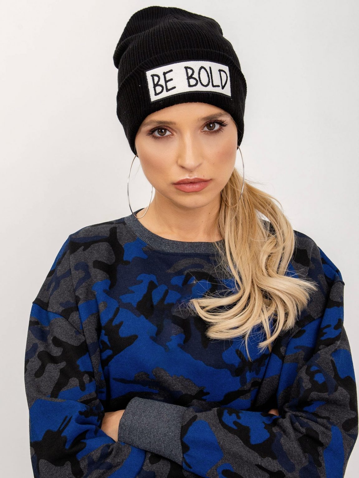 BSL Czarna czapka damska