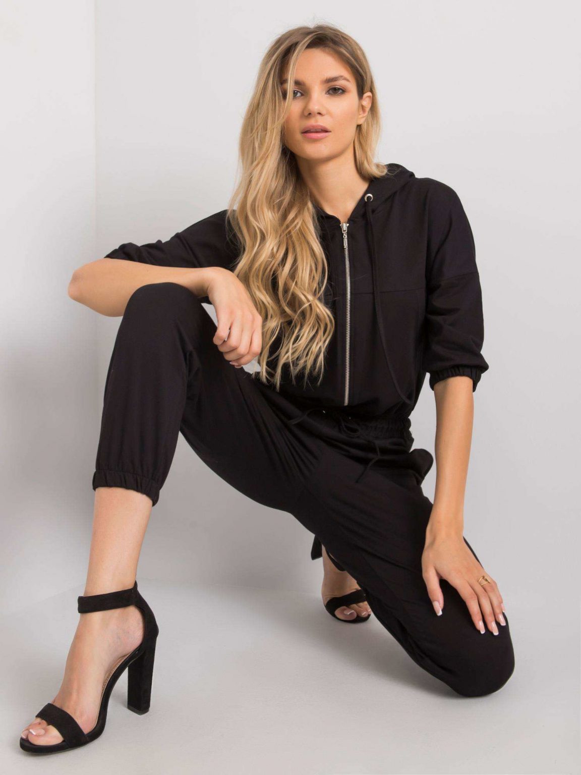 Czarny kombinezon dresowy Amalia
