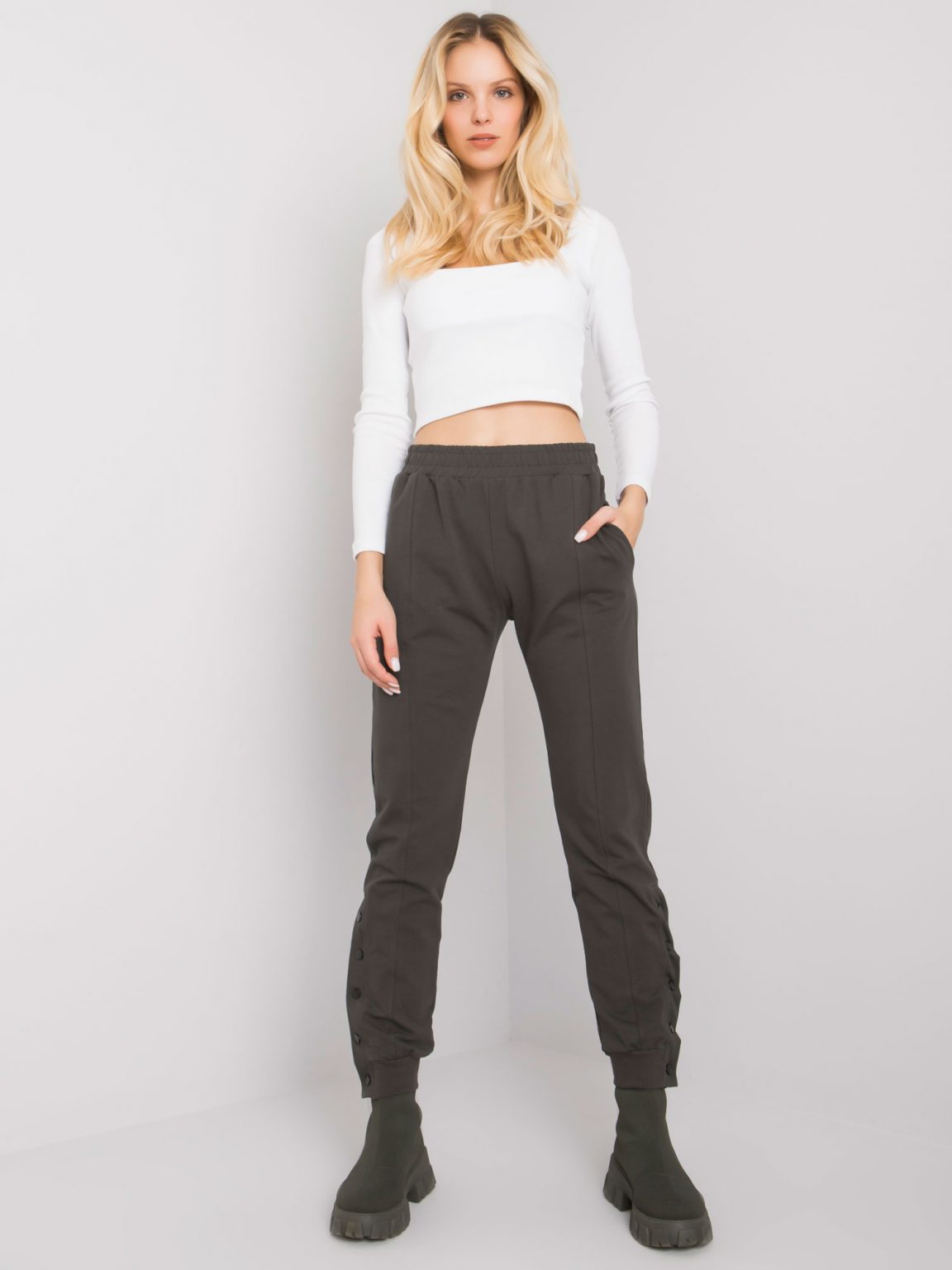 Ciemne khaki spodnie dresowe z guzikami Cindy RUE PARIS