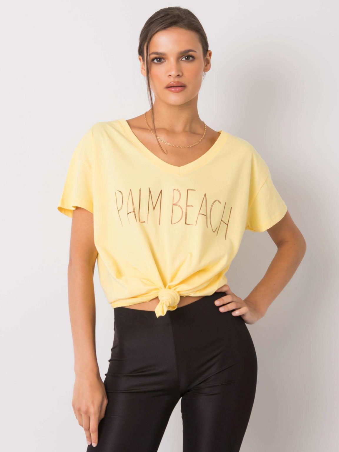 Żółty t-shirt z napisem Denma