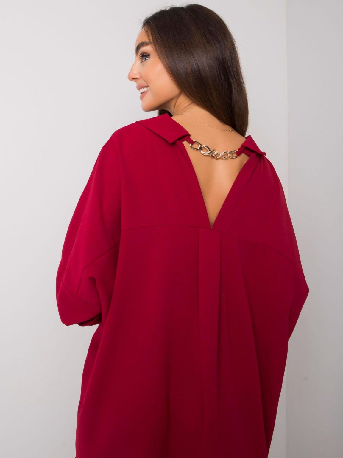 Bordowa sukienka oversize Elaria