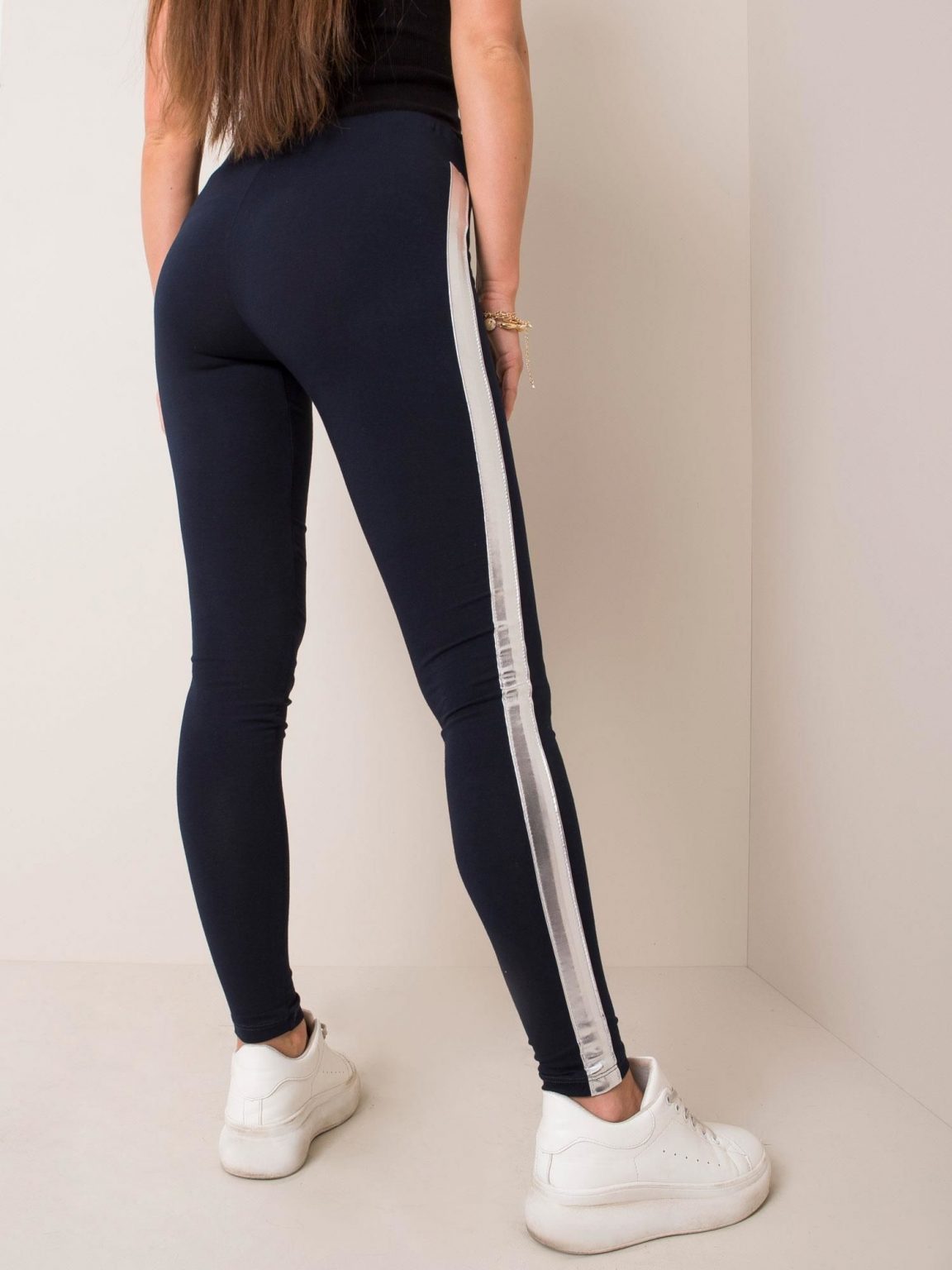 Granatowo-srebrne legginsy Rissa RUE PARIS