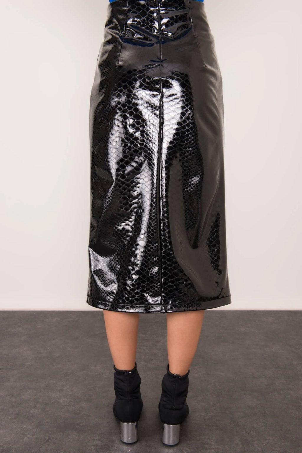 Czarna spódnica z rozcięciem BSL