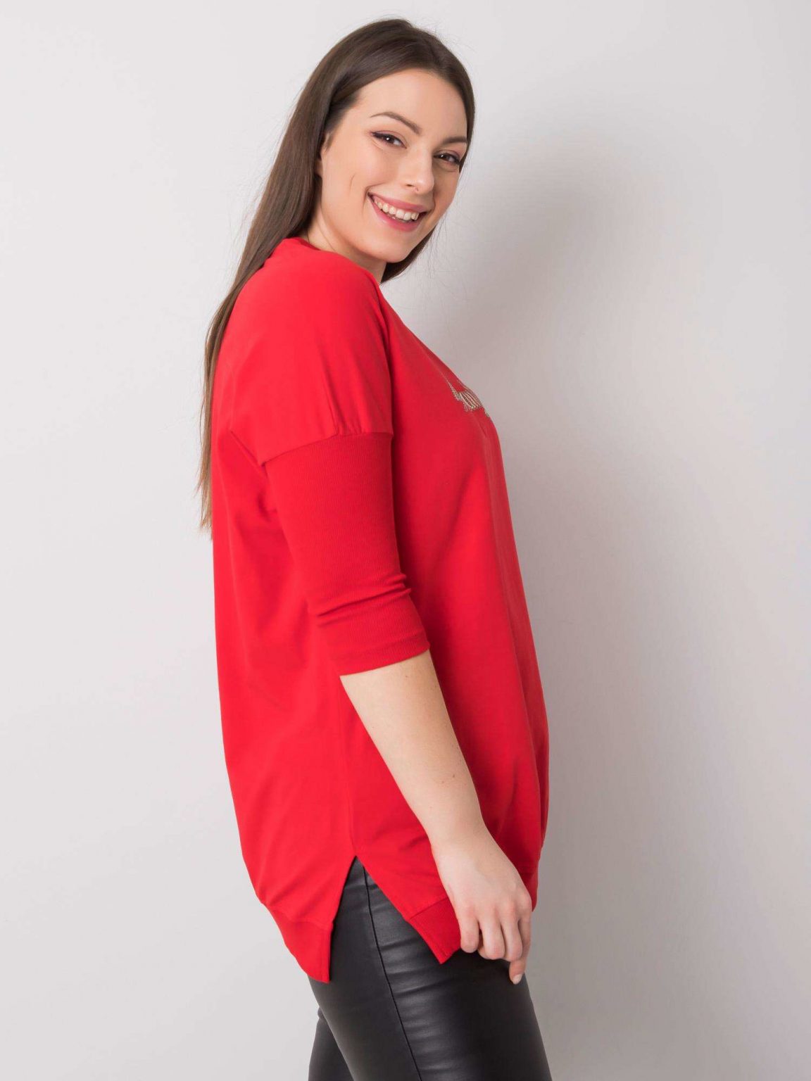 Czerwona bluzka plus size z napisem Beauty