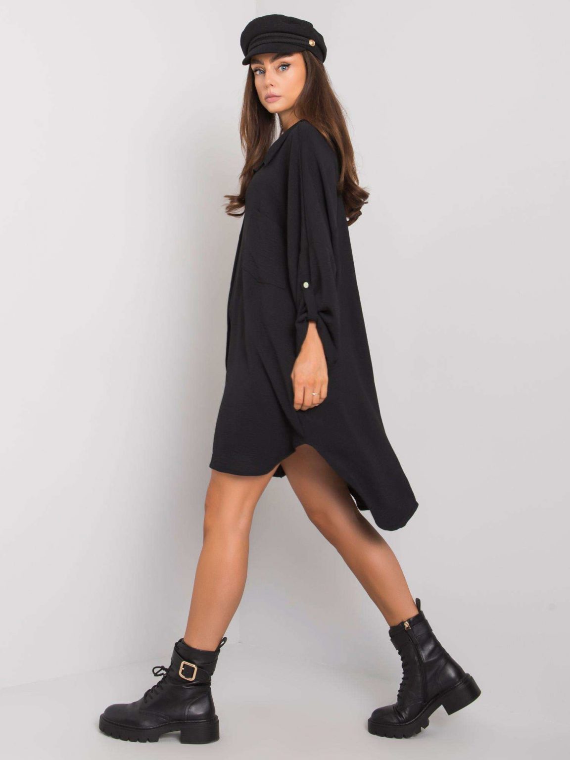 Czarna sukienka oversize Elaria