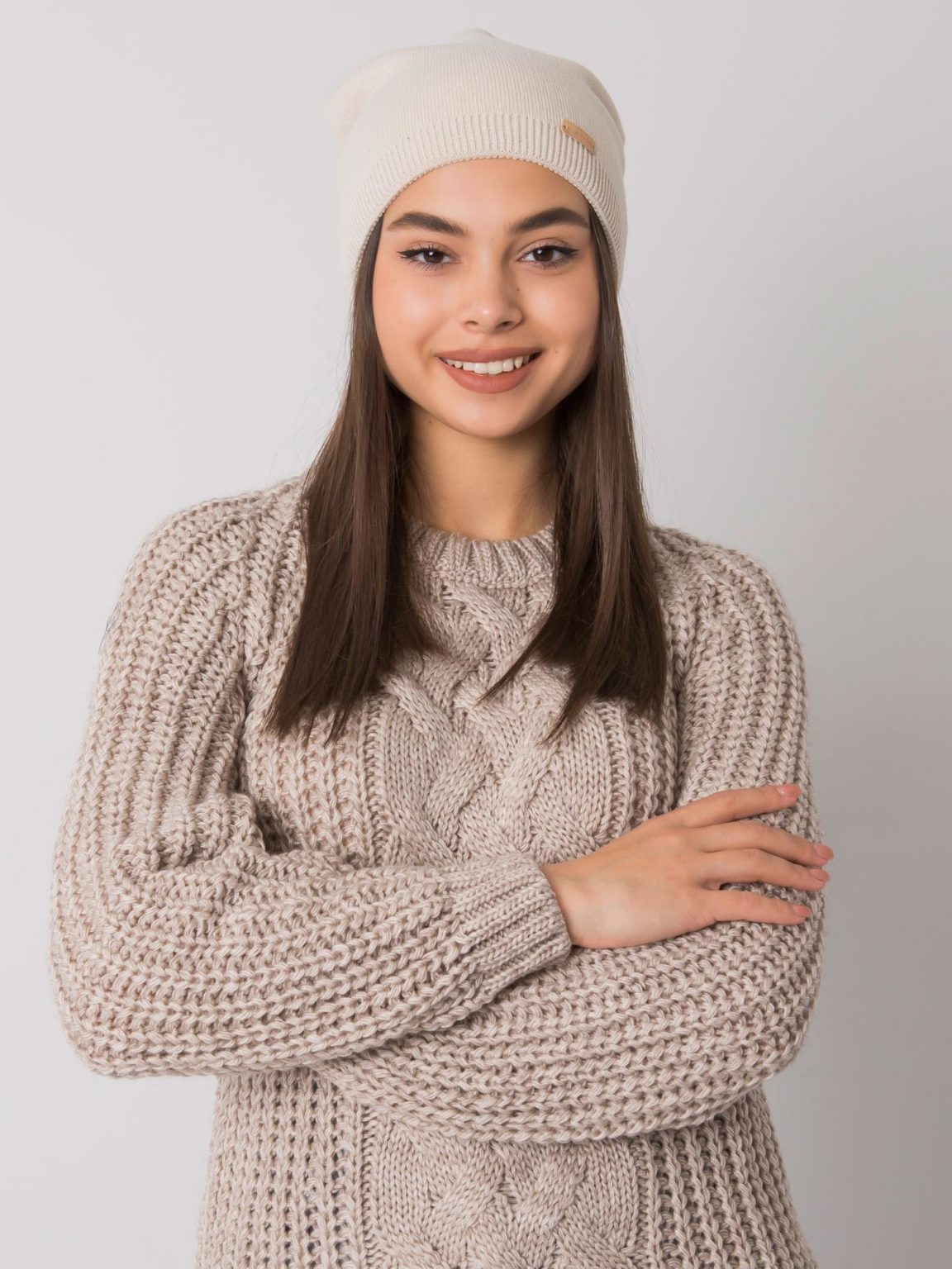 Beżowa czapka typu beanie RUE PARIS