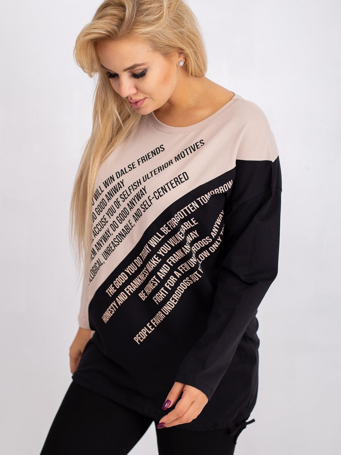 Beżowo-czarna bluzka plus size Secretly