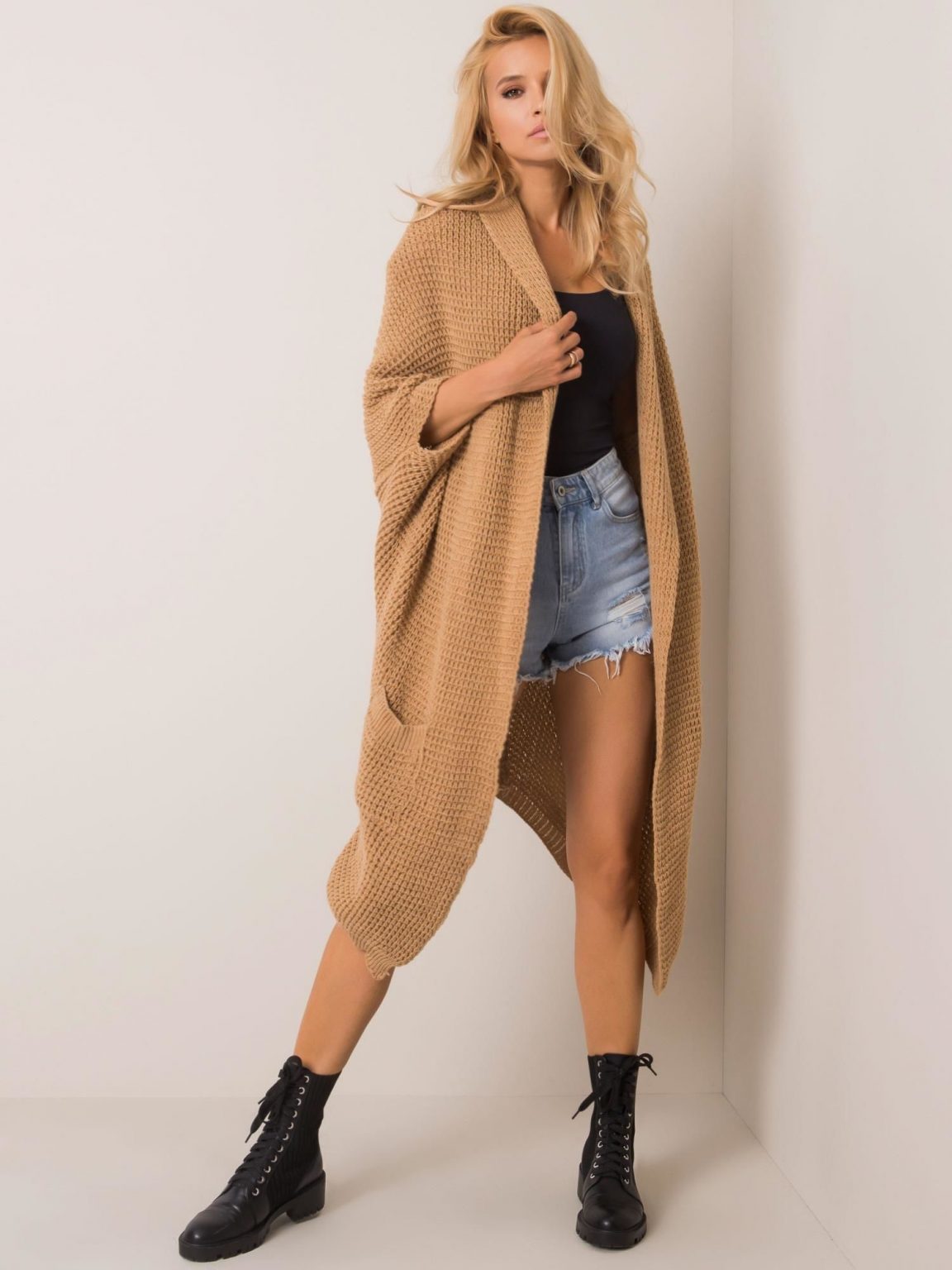Beżowy sweter Ally OCH BELLA
