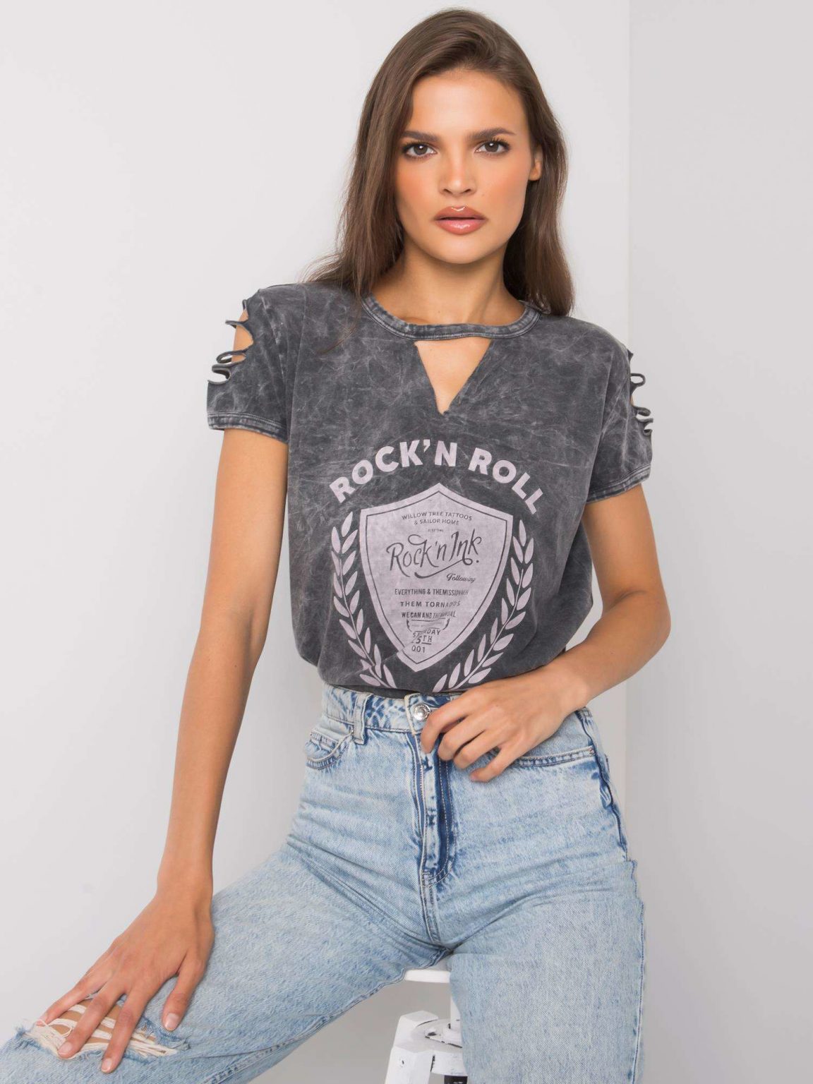 Ciemnoszary t-shirt z nadrukiem Willow