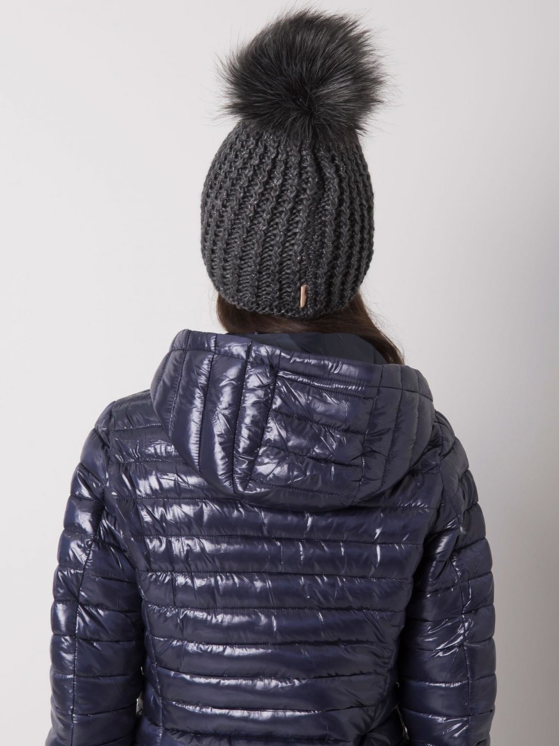 Ciemnoszara damska czapka zimowa