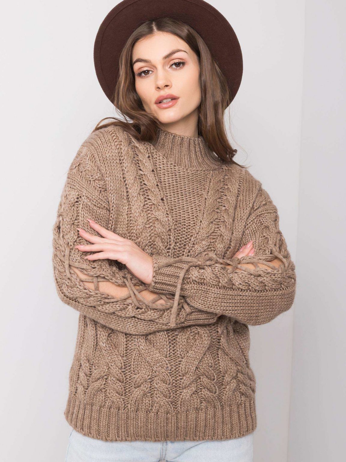 Ciemnobeżowy sweter Betsy