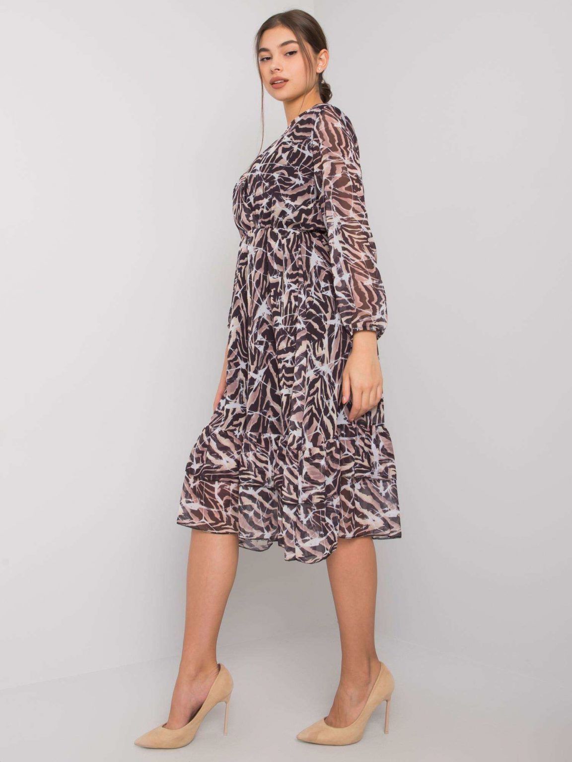 Czarno-beżowa sukienka midi Joen Czarno-beżowa sukienka midi Joen