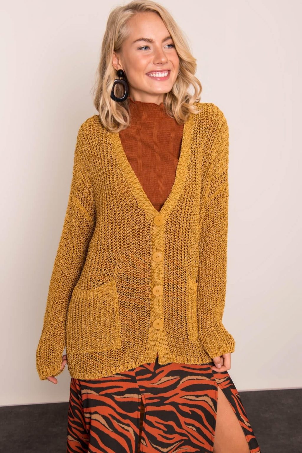 Musztardowy sweter damski BSL