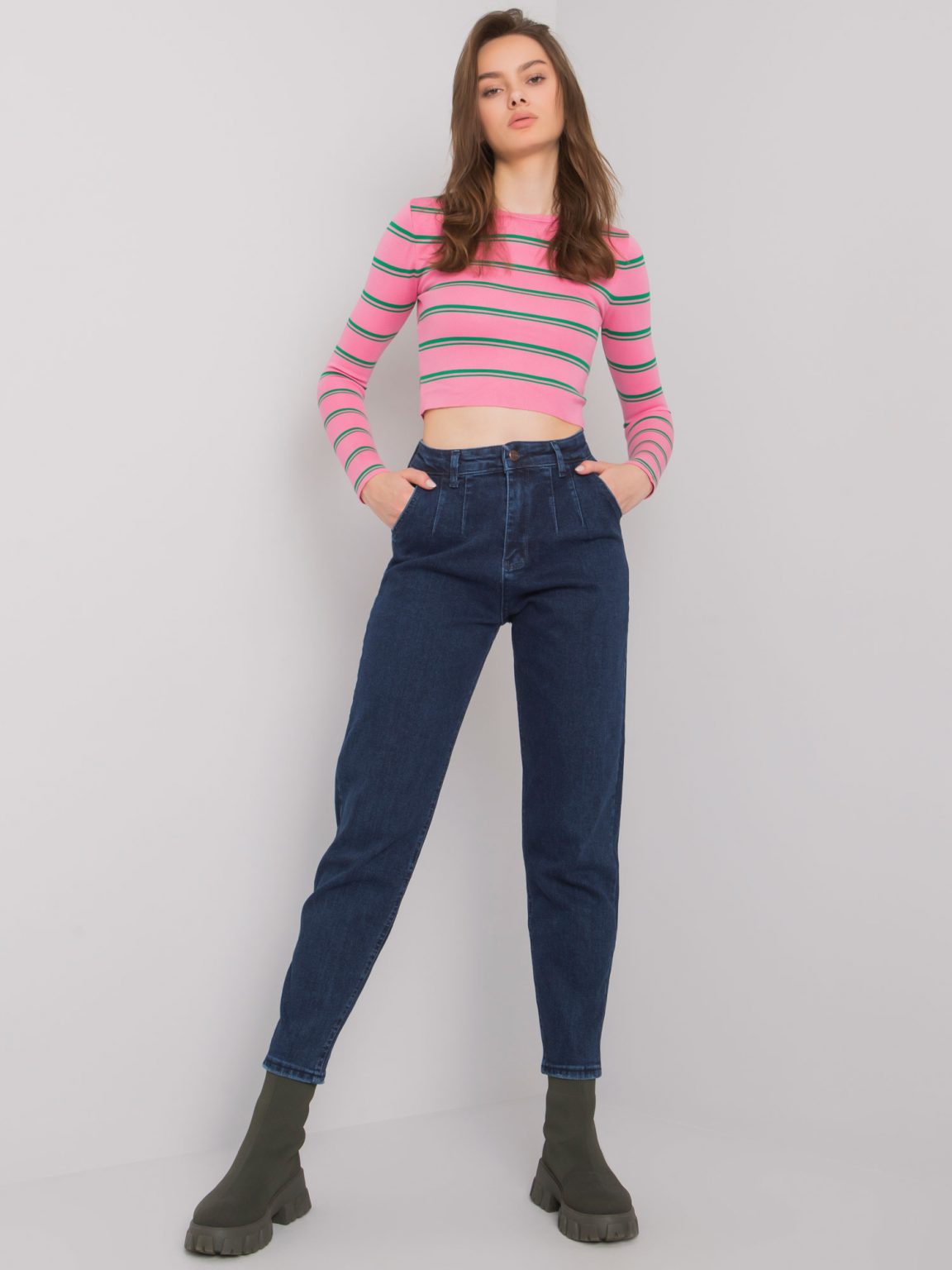 Ciemnoniebieskie spodnie mom jeans z wysokim stanem Levante