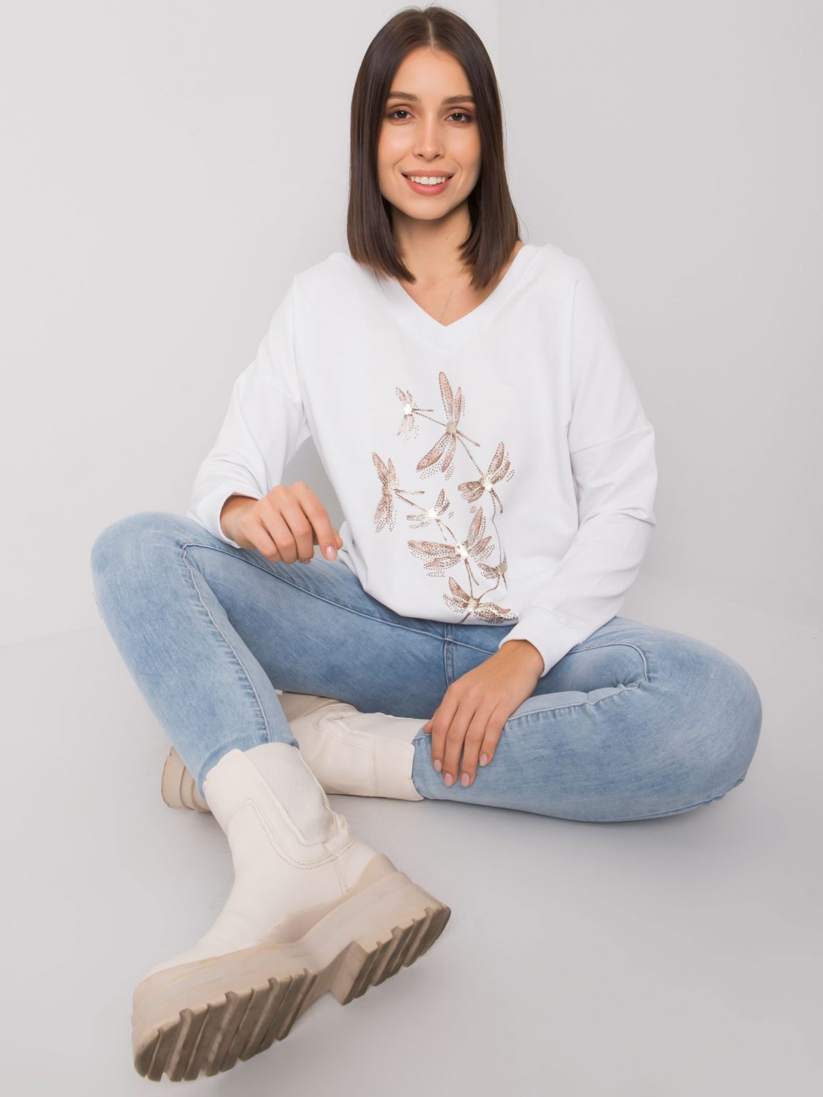 Biała bluza plus size z dżetami Michella
