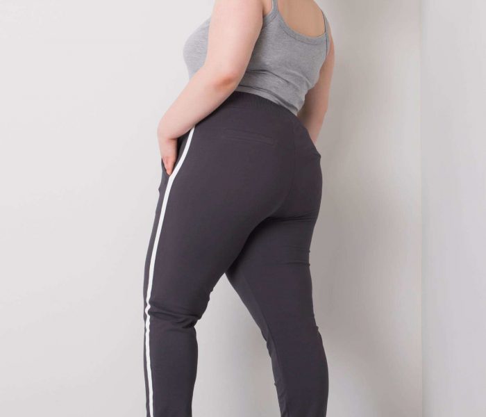 Hurtownia Grafitowe spodnie dresowe plus size damskie Kairi