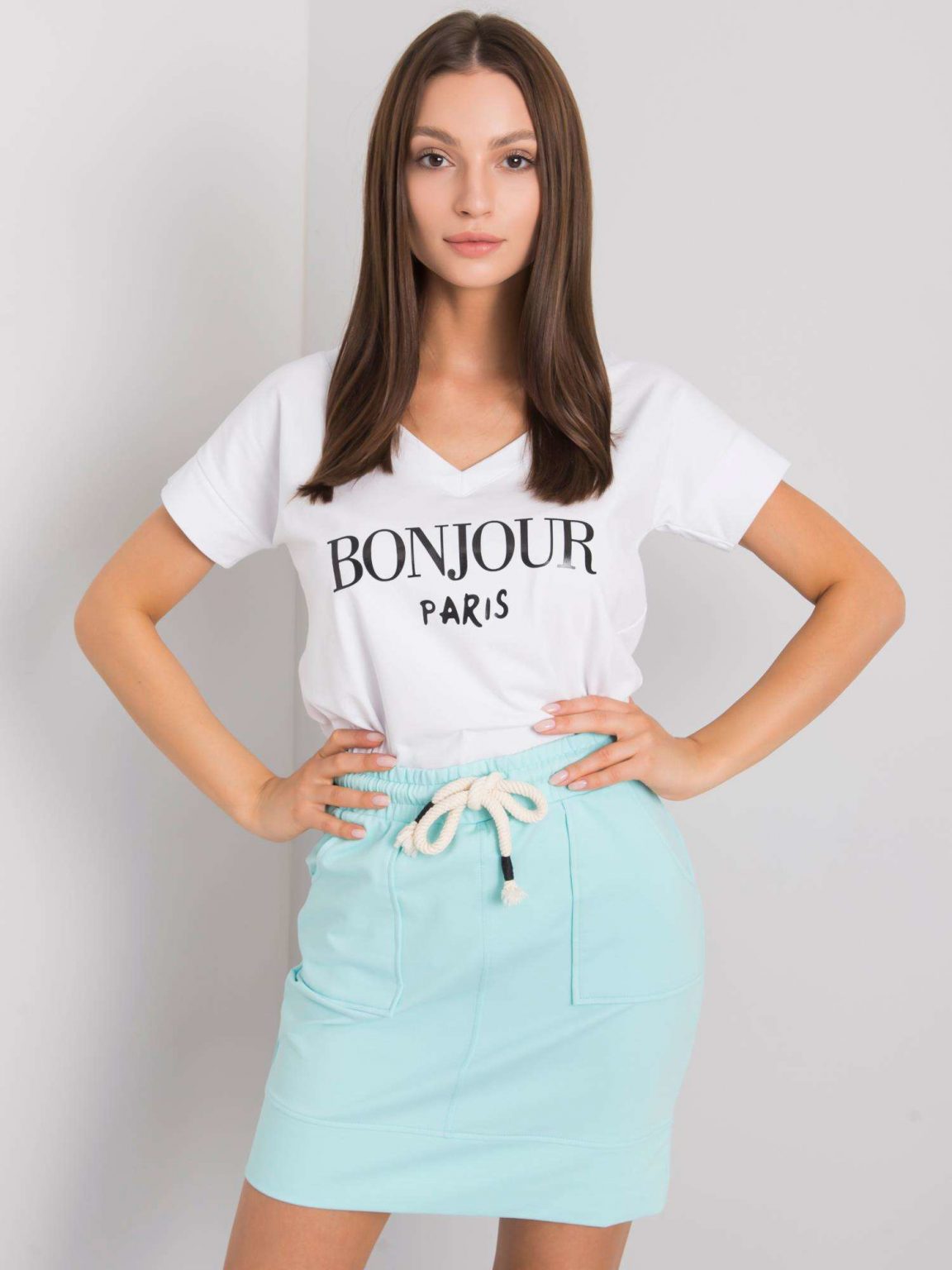 Biały t-shirt z napisem Emille