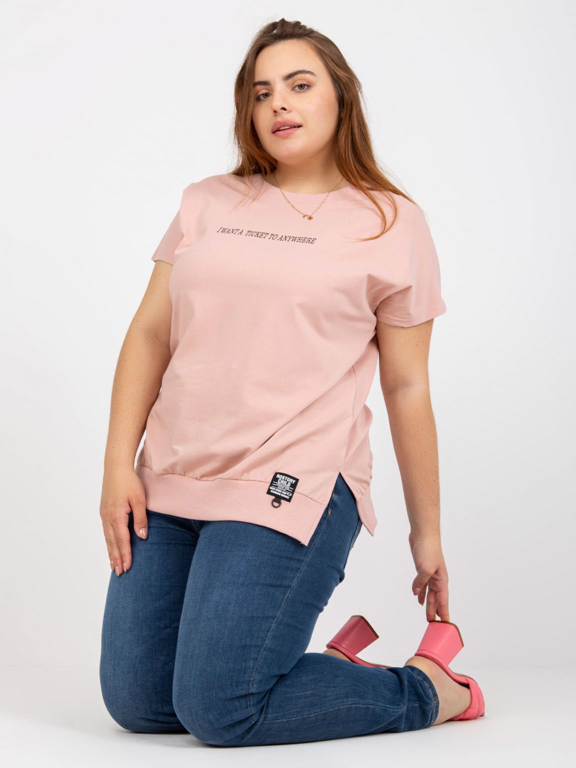 Brudnoróżowa codzienna bluzka plus size z okrągłym dekoltem