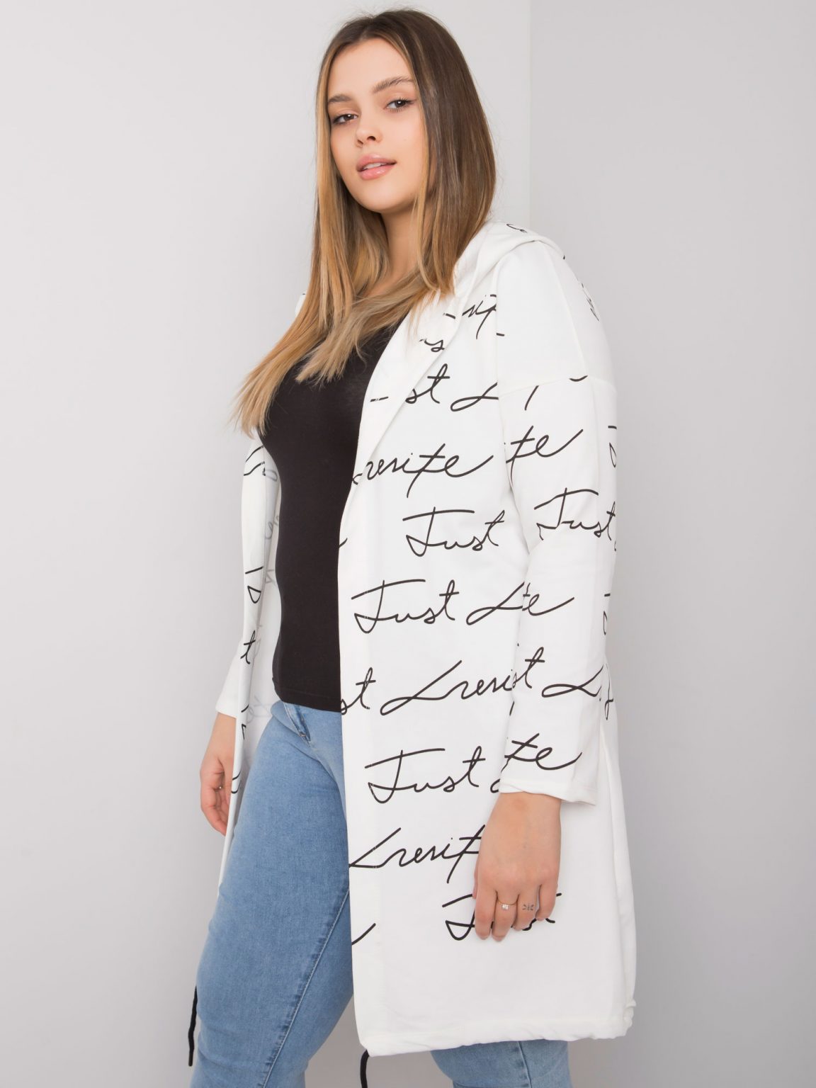 Ecru narzutka plus size z printami Parma