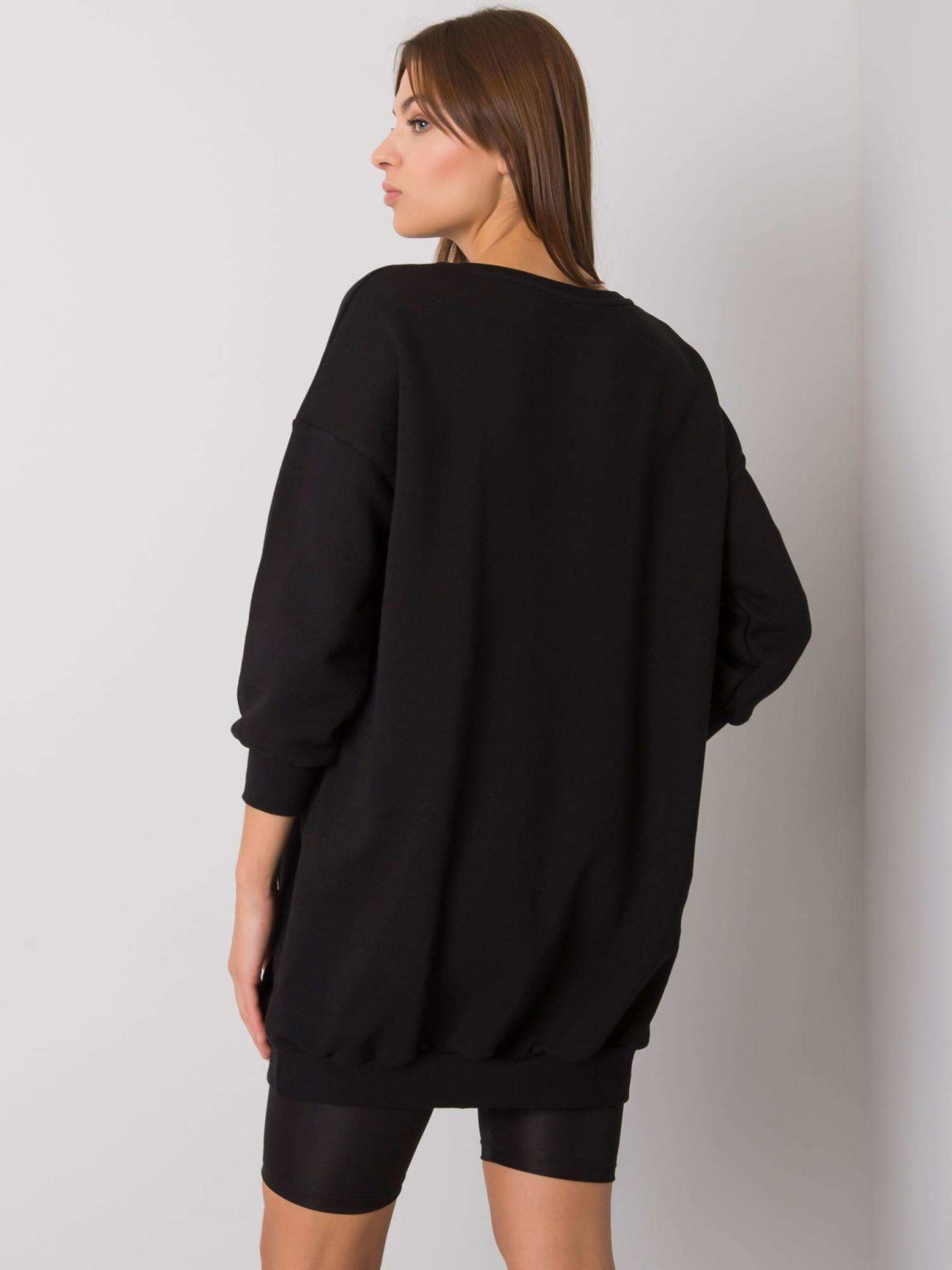 Czarna bluza kangurka Shireen